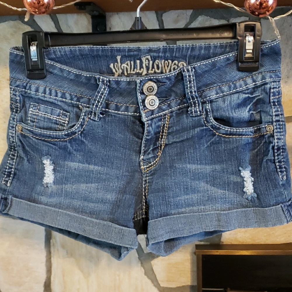 Wallflower Jean shorts Sz 3